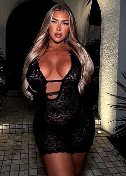 Sharon Lee (Instagram)